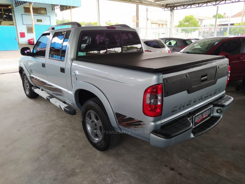 S10 2.4 MPFI RODEIO 4X2 CD 8V FLEX 4P MANUAL - 2011 - CAXIAS DO SUL
