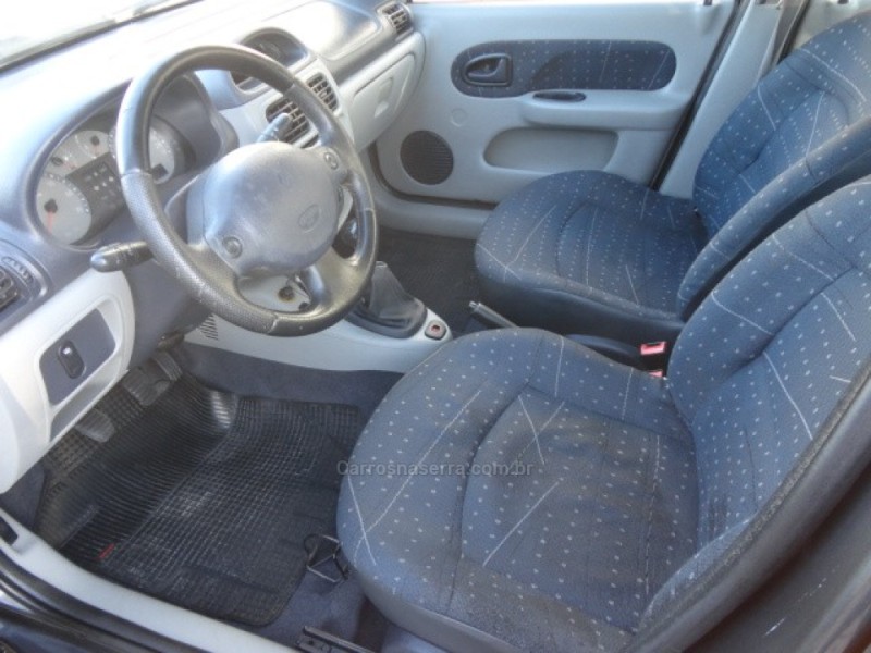 CLIO 1.6 EXPRESSION SEDAN 16V FLEX 4P MANUAL - 2005 - BENTO GONçALVES