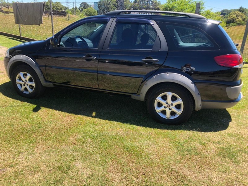 PALIO 1.6 TREKKING WEEKEND 16V FLEX 4P MANUAL - 2014 - FARROUPILHA