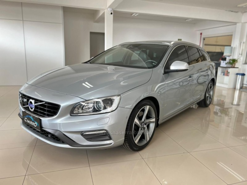 XC60 2.0 T6 R DESIGN TURBO GASOLINA 4P AUTOMÁTICO - 2016 - TAQUARA