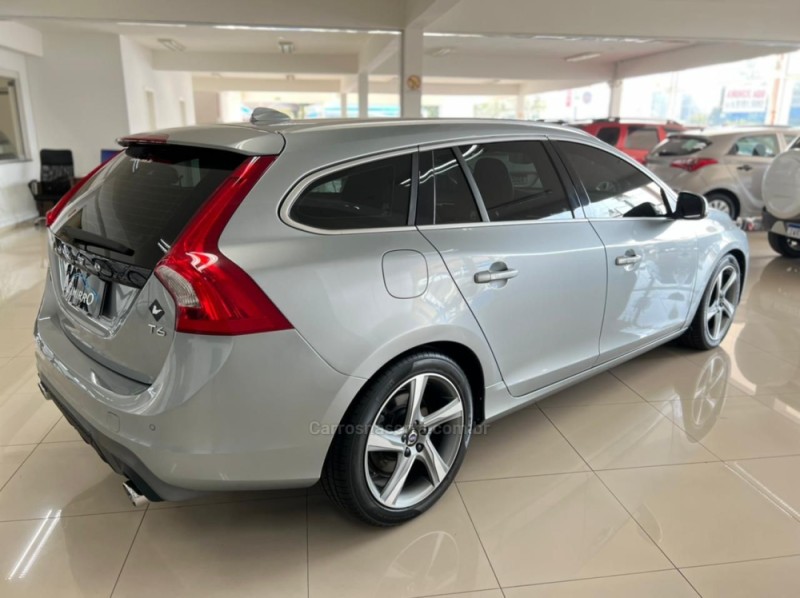 XC60 2.0 T6 R DESIGN TURBO GASOLINA 4P AUTOMÁTICO - 2016 - TAQUARA
