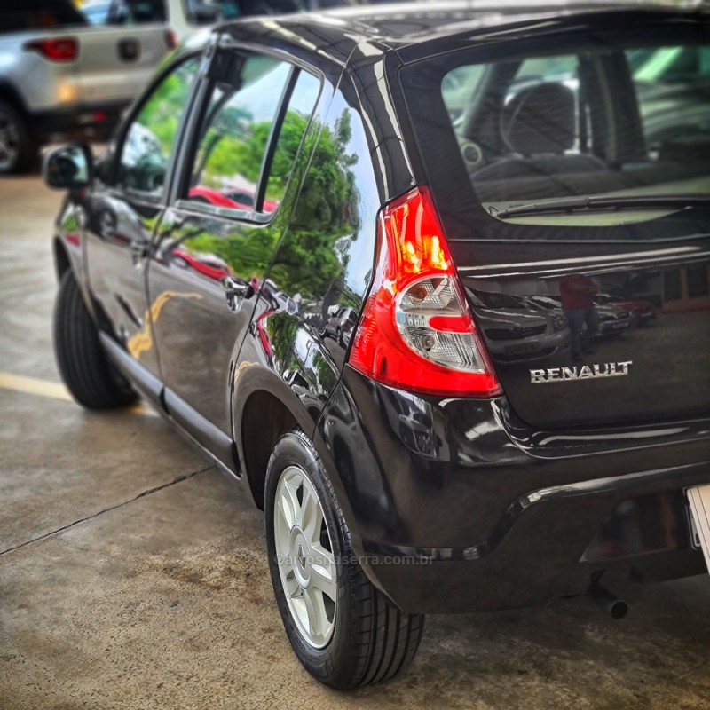 SANDERO 1.6 PRIVILÉGE 8V FLEX 4P MANUAL - 2011 - CAXIAS DO SUL