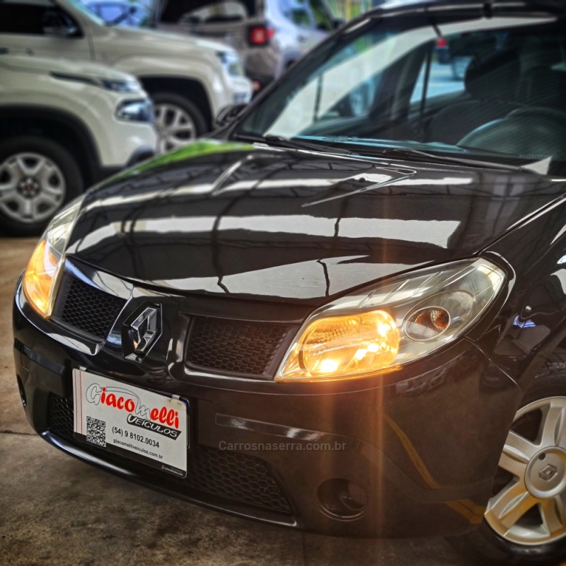 SANDERO 1.6 PRIVILÉGE 8V FLEX 4P MANUAL - 2011 - CAXIAS DO SUL