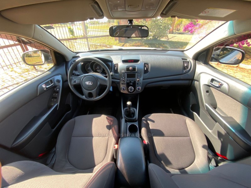 CERATO 1.6 EX3 SEDAN 16V GASOLINA 4P MANUAL - 2013 - LAGOA VERMELHA