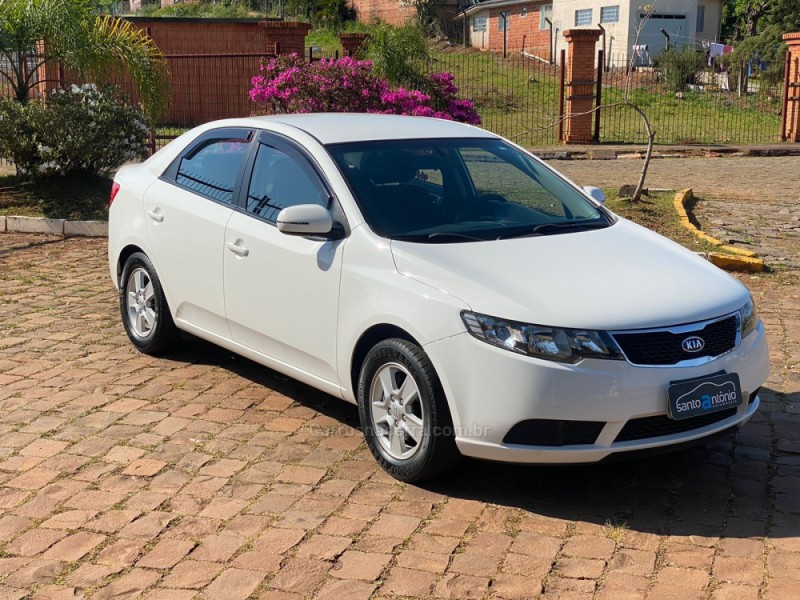 CERATO 1.6 EX3 SEDAN 16V GASOLINA 4P MANUAL - 2013 - LAGOA VERMELHA