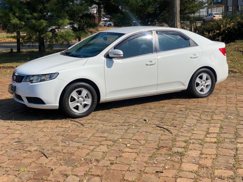 CERATO 1.6 EX3 SEDAN 16V GASOLINA 4P MANUAL - 2013 - LAGOA VERMELHA