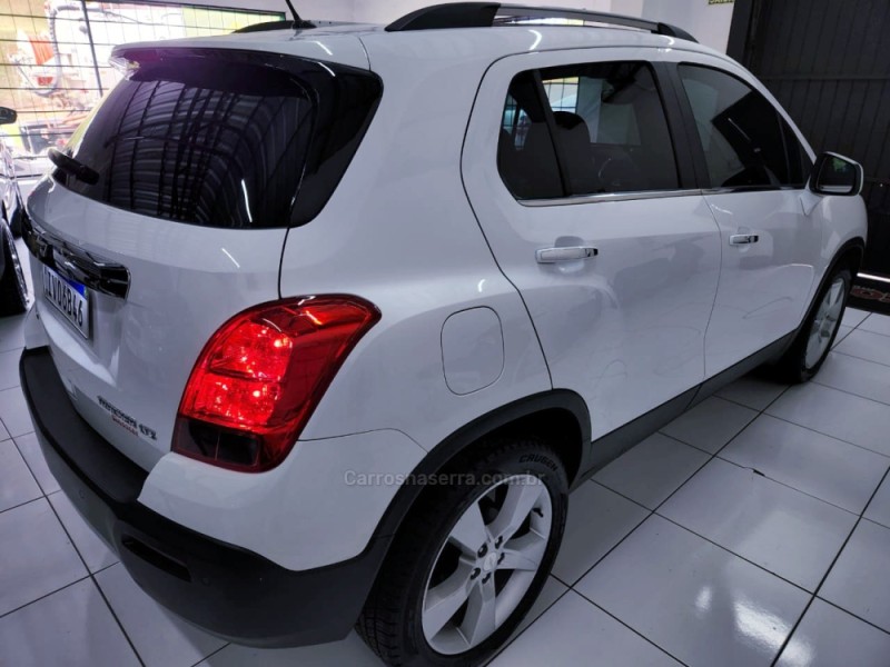 TRACKER 1.8 MPFI LTZ 4X2 16V FLEX 4P AUTOMÁTICO - 2014 - CAMPO BOM