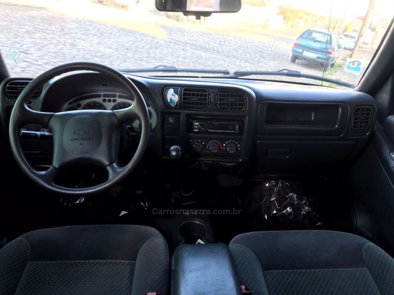 S10 2.4 MPFI ADVANTAGE 4X2 CD 8V FLEX 4P MANUAL - 2008 - VACARIA