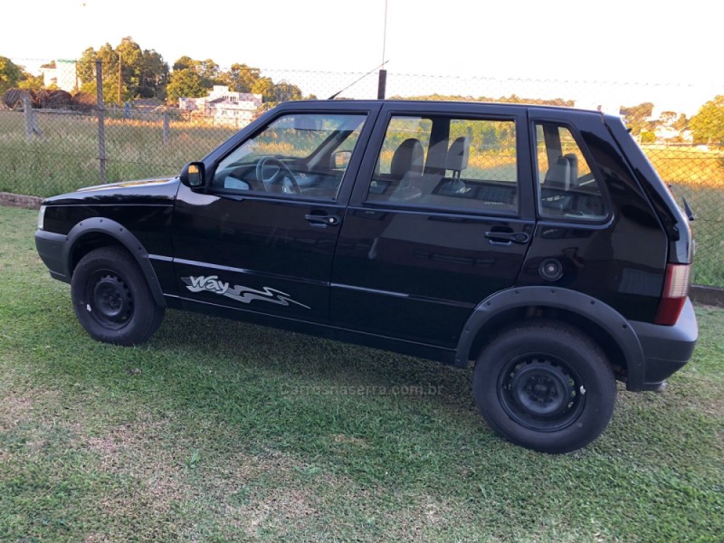 UNO 1.0 WAY 8V FLEX 4P MANUAL - 2013 - FARROUPILHA