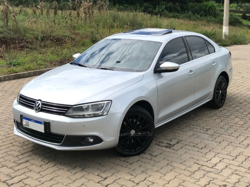 JETTA 2.0 TSI HIGHLINE 211CV GASOLINA 4P TIPTRONIC - 2014 - NOVA BASSANO
