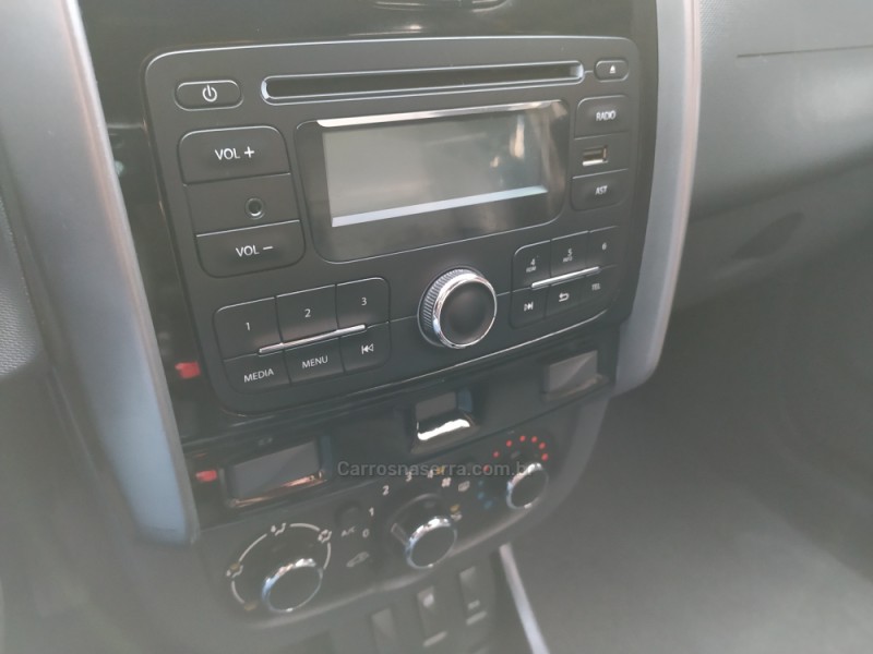 DUSTER 1.6 EXPRESSION 4X2 16V FLEX 4P MANUAL - 2017 - NOVO HAMBURGO