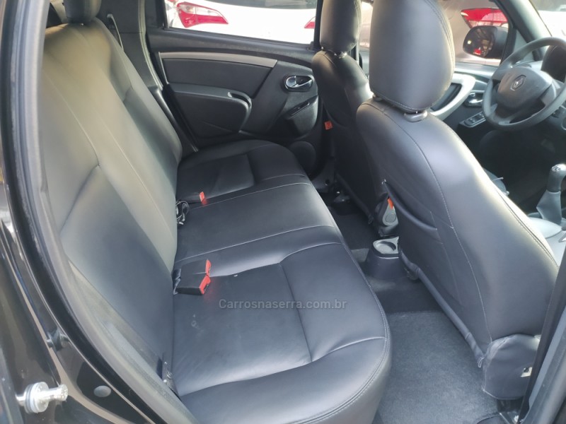 DUSTER 1.6 EXPRESSION 4X2 16V FLEX 4P MANUAL - 2017 - NOVO HAMBURGO