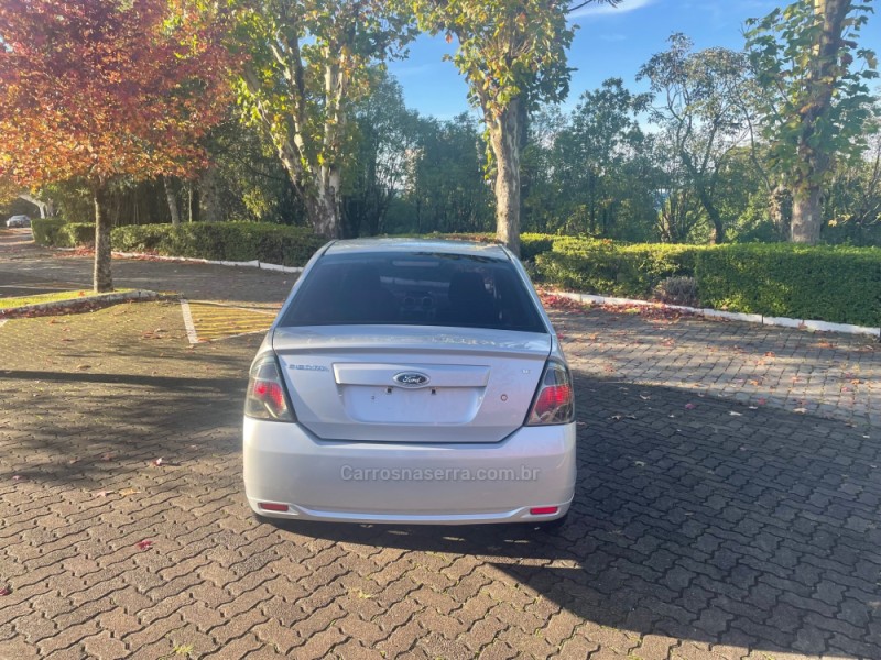FIESTA 1.6 MPI SEDAN 8V FLEX 4P MANUAL - 2013 - CAXIAS DO SUL
