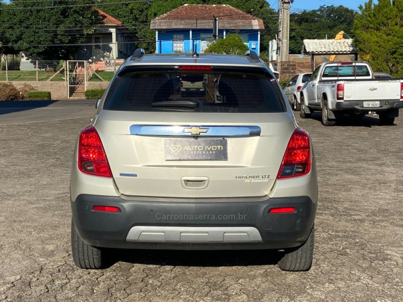 TRACKER 1.8 MPFI LTZ 4X2 16V FLEX 4P AUTOMÁTICO - 2015 - IVOTI