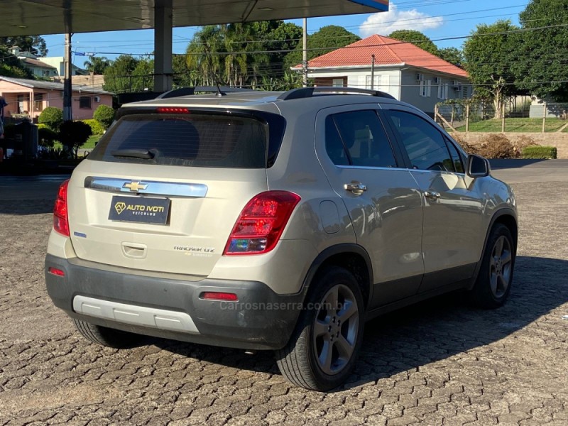 TRACKER 1.8 MPFI LTZ 4X2 16V FLEX 4P AUTOMÁTICO - 2015 - IVOTI