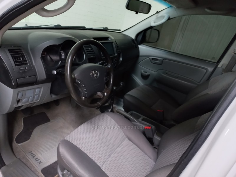 HILUX 2.5 4X4 CD 16V TURBO DIESEL 4P MANUAL - 2011 - FARROUPILHA