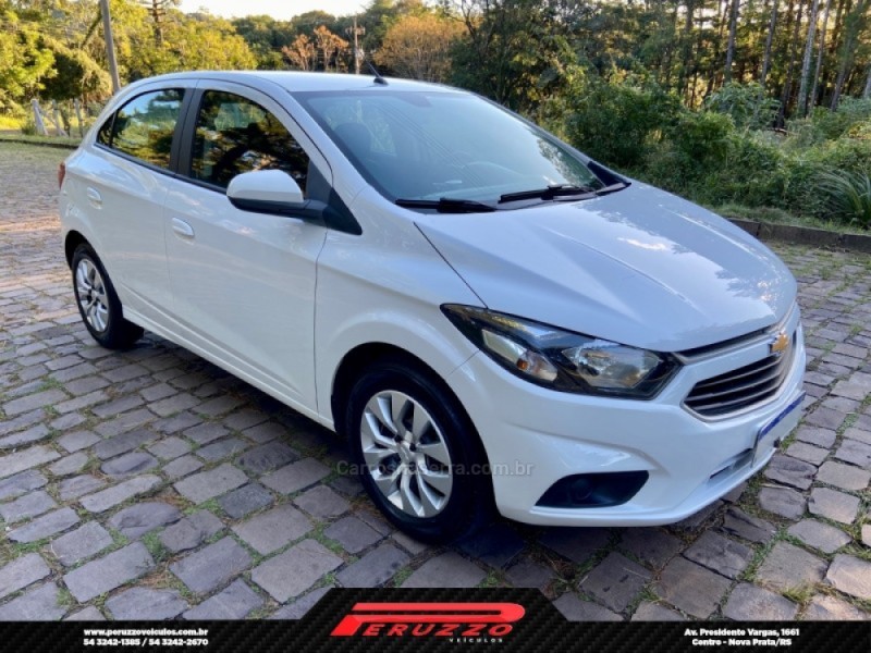 ONIX 1.4 MPFI LT 8V FLEX 4P MANUAL - 2017 - NOVA PRATA