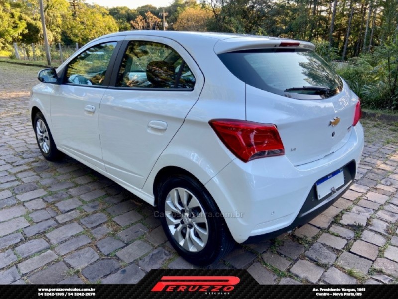 ONIX 1.4 MPFI LT 8V FLEX 4P MANUAL - 2017 - NOVA PRATA