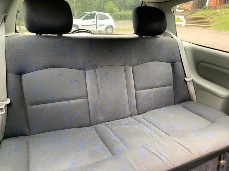 CLIO 1.0 AUTHENTIQUE 16V GASOLINA 2P MANUAL - 2005 - FARROUPILHA