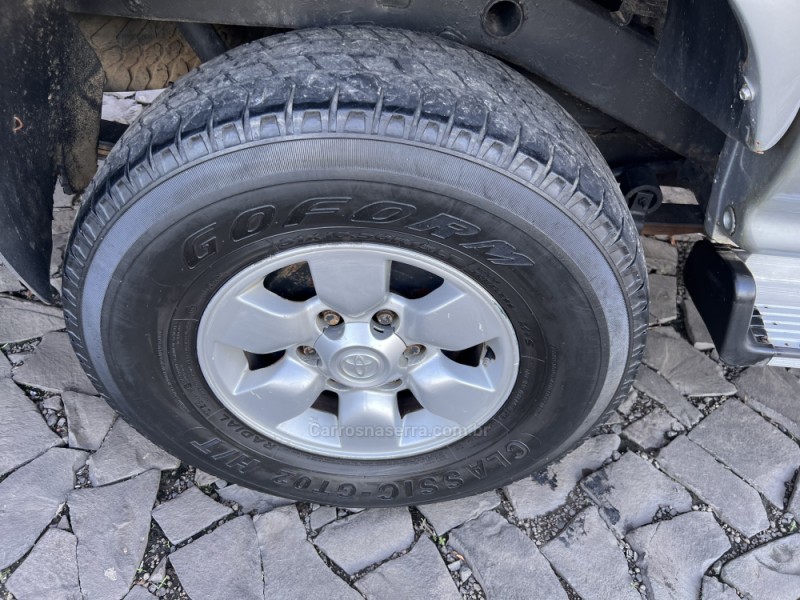 HILUX 2.8 SR5 4X4 CD 8V DIESEL 4P MANUAL - 2001 - TAQUARA