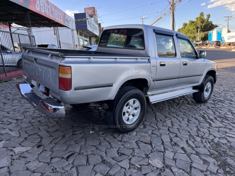 HILUX 2.8 SR5 4X4 CD 8V DIESEL 4P MANUAL - 2001 - TAQUARA