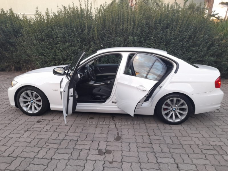 320I 2.0 16V GASOLINA 4P AUTOMÁTICO - 2012 - CAXIAS DO SUL
