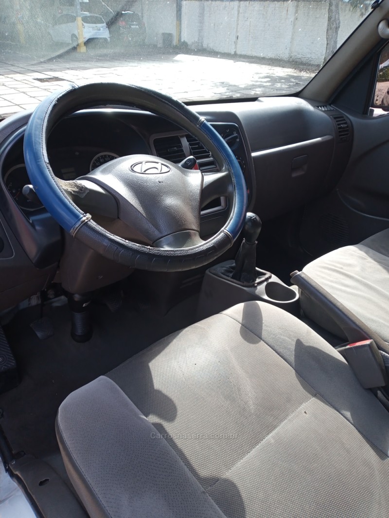 HR 2.5 LONGO BAÚ 4X2 16V 130CV TURBO INTERCOOLER DIESEL 2P MANUAL - 2011 - NOVO HAMBURGO