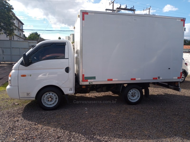 HR 2.5 LONGO BAÚ 4X2 16V 130CV TURBO INTERCOOLER DIESEL 2P MANUAL - 2011 - NOVO HAMBURGO