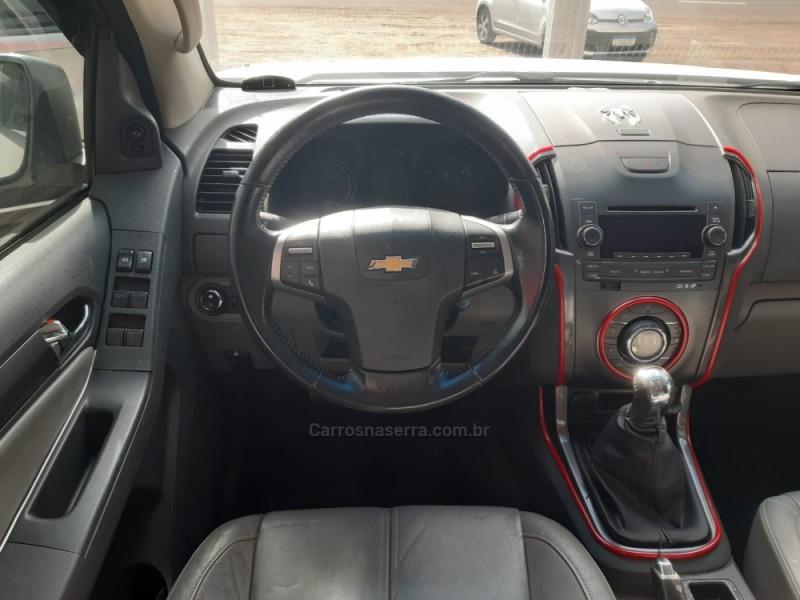 S10 2.4 LTZ 4X2 CD 8V FLEX 4P MANUAL - 2013 - BOM PRINCíPIO