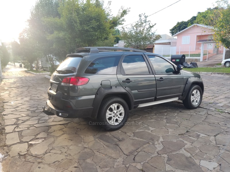 PALIO 1.8 MPI ADVENTURE LOCKER WEEKEND 8V FLEX 4P MANUAL - 2009 - GUAPORé