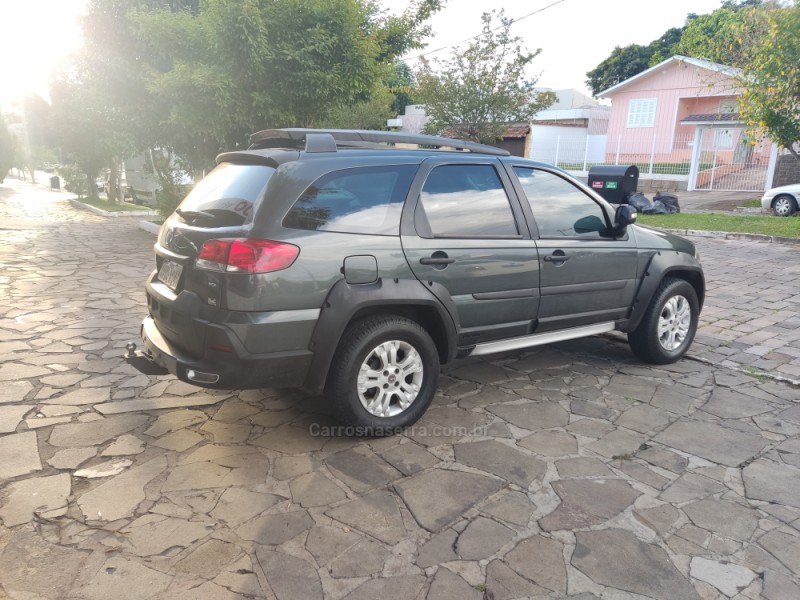 PALIO 1.8 MPI ADVENTURE LOCKER WEEKEND 8V FLEX 4P MANUAL - 2009 - GUAPORé