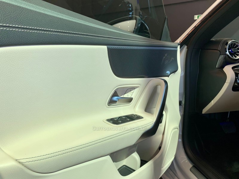 CLA 250 2.0 SPORT 16V TURBO GASOLINA 4P AUTOMÁTICO - 2022 - CAXIAS DO SUL