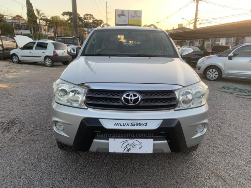 HILUX SW4 2.7 SRV 4X2 16V FLEX 7 LUGARES 4P AUTOMÁTICO - 2010 - CAXIAS DO SUL