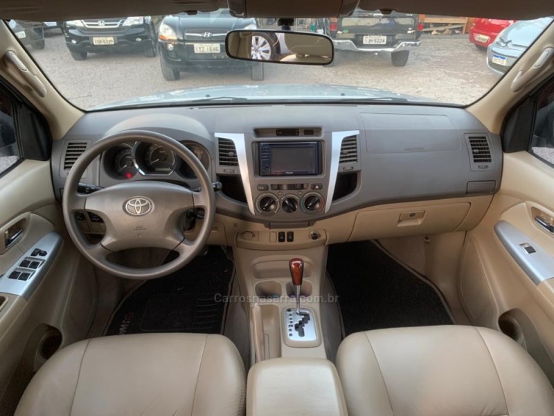 HILUX SW4 2.7 SRV 4X2 16V FLEX 7 LUGARES 4P AUTOMÁTICO - 2010 - CAXIAS DO SUL