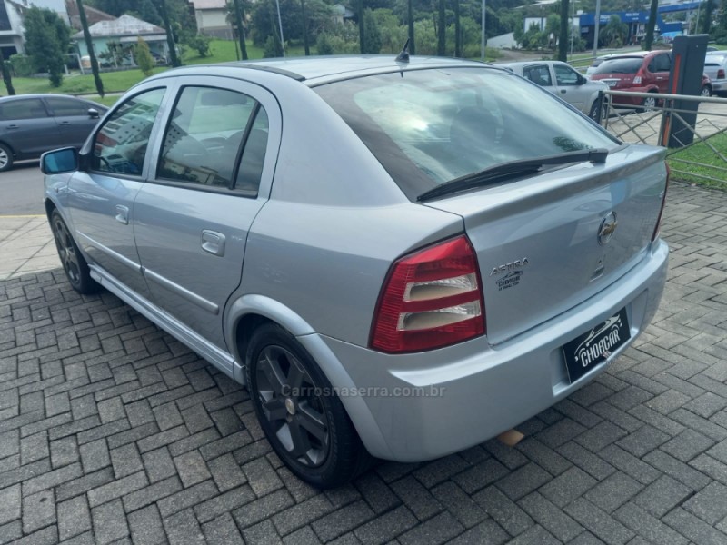 ASTRA 2.0 MPFI ADVANTAGE 8V FLEX 4P MANUAL - 2010 - FELIZ