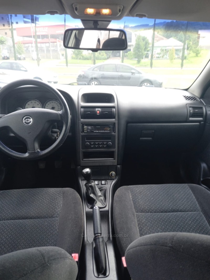 ASTRA 2.0 MPFI ADVANTAGE 8V FLEX 4P MANUAL - 2010 - FELIZ