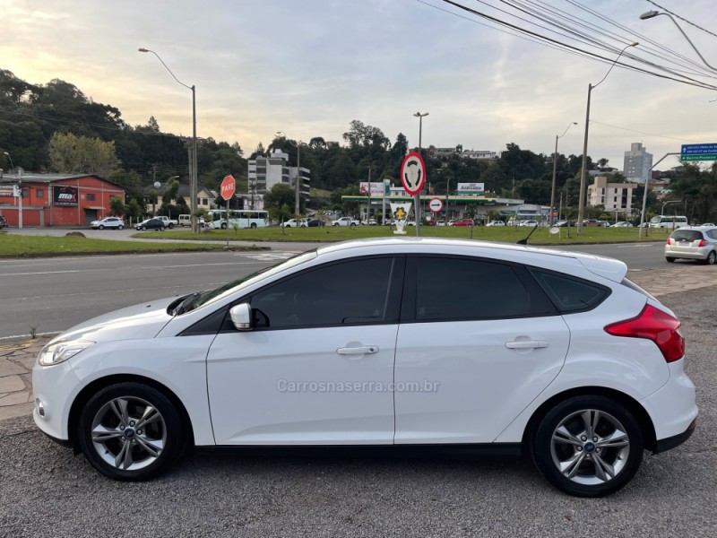 FOCUS 1.6 SE HATCH 16V FLEX 4P AUTOMÁTICO - 2015 - CAXIAS DO SUL