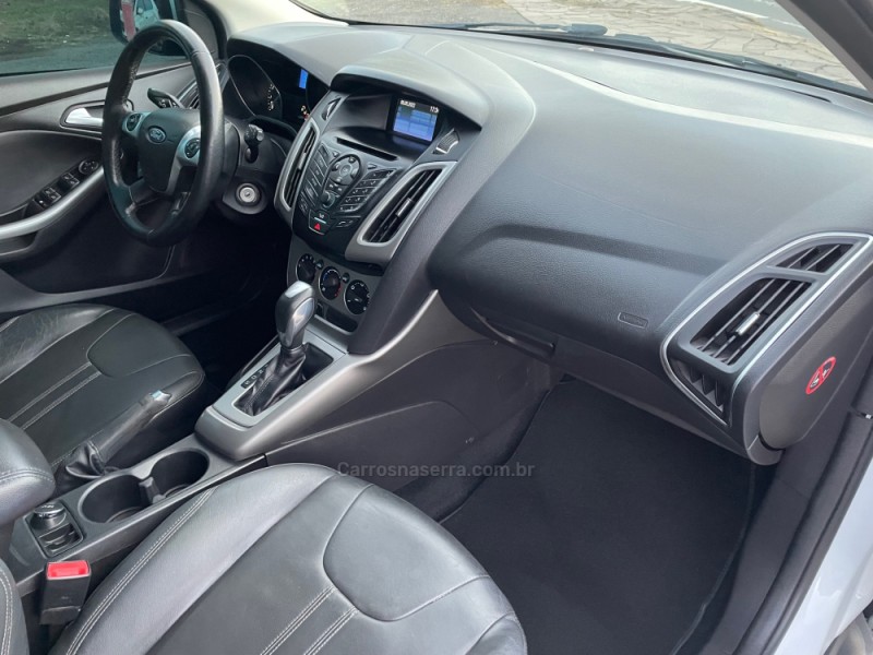 FOCUS 1.6 SE HATCH 16V FLEX 4P AUTOMÁTICO - 2015 - CAXIAS DO SUL