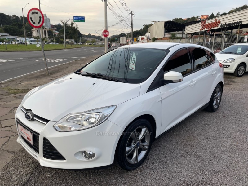 FOCUS 1.6 SE HATCH 16V FLEX 4P AUTOMÁTICO