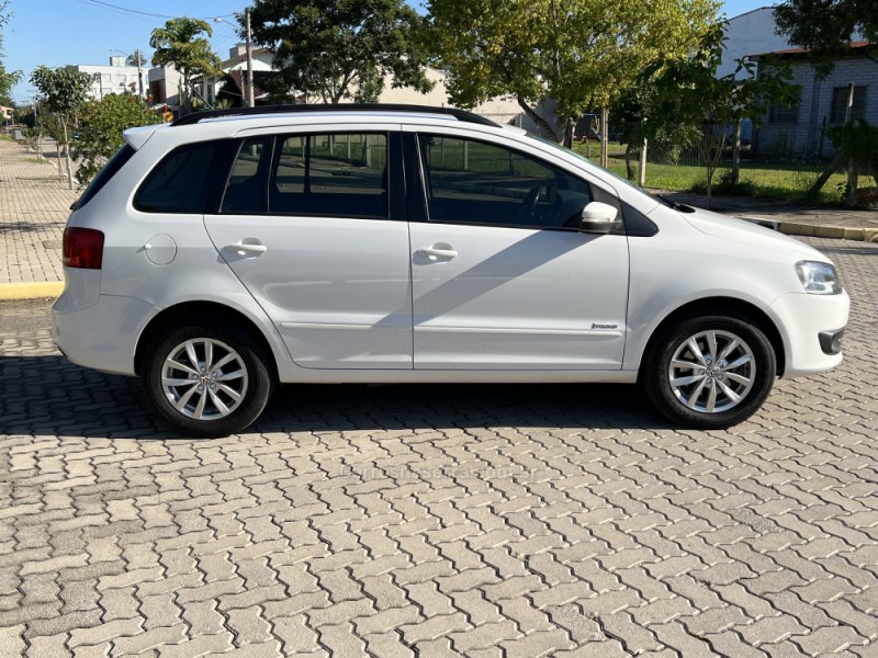 SPACEFOX 1.6 MI TREND 8V FLEX 4P MANUAL - 2014 - NOVA HARTZ