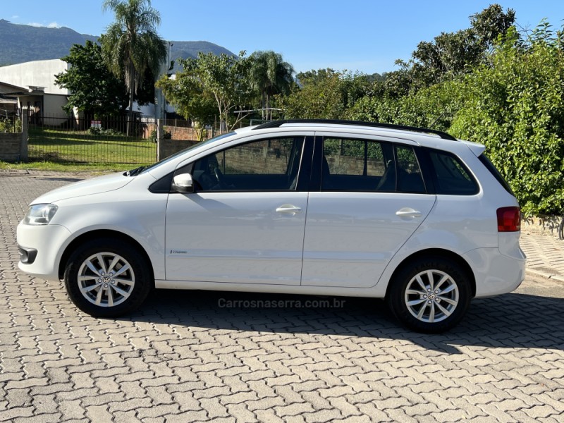 SPACEFOX 1.6 MI TREND 8V FLEX 4P MANUAL - 2014 - NOVA HARTZ