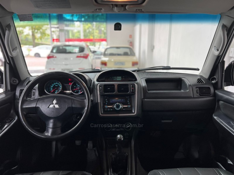 PAJERO TR4 2.0 4X2 16V 140CV FLEX 4P MANUAL - 2014 - NOVO HAMBURGO