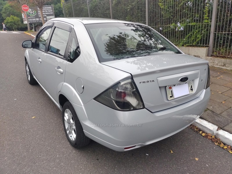 FIESTA 1.6 ROCAM SE PLUS SEDAN 8V FLEX 4P MANUAL - 2014 - FARROUPILHA