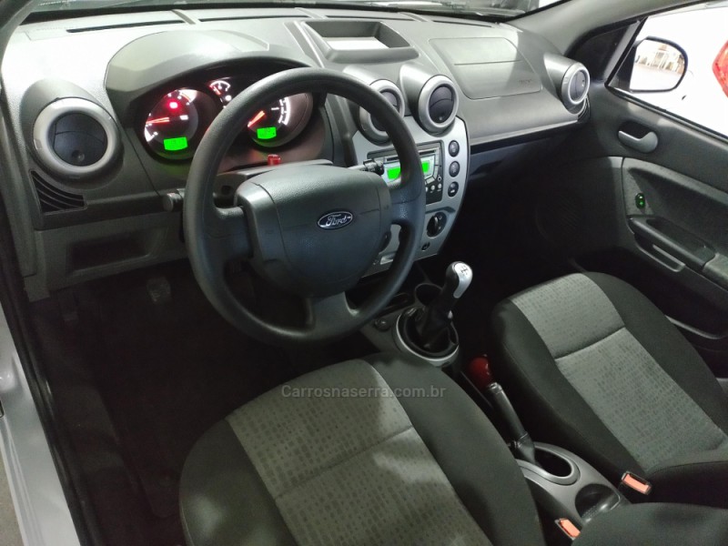 FIESTA 1.6 ROCAM SE PLUS SEDAN 8V FLEX 4P MANUAL - 2014 - FARROUPILHA