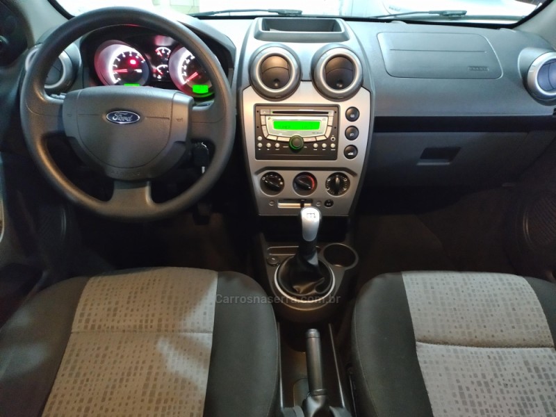 FIESTA 1.6 ROCAM SE PLUS SEDAN 8V FLEX 4P MANUAL - 2014 - FARROUPILHA