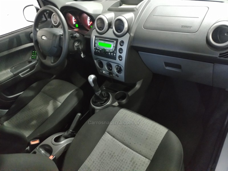 FIESTA 1.6 ROCAM SE PLUS SEDAN 8V FLEX 4P MANUAL - 2014 - FARROUPILHA