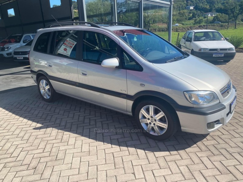 ZAFIRA  - 2005 - FELIZ