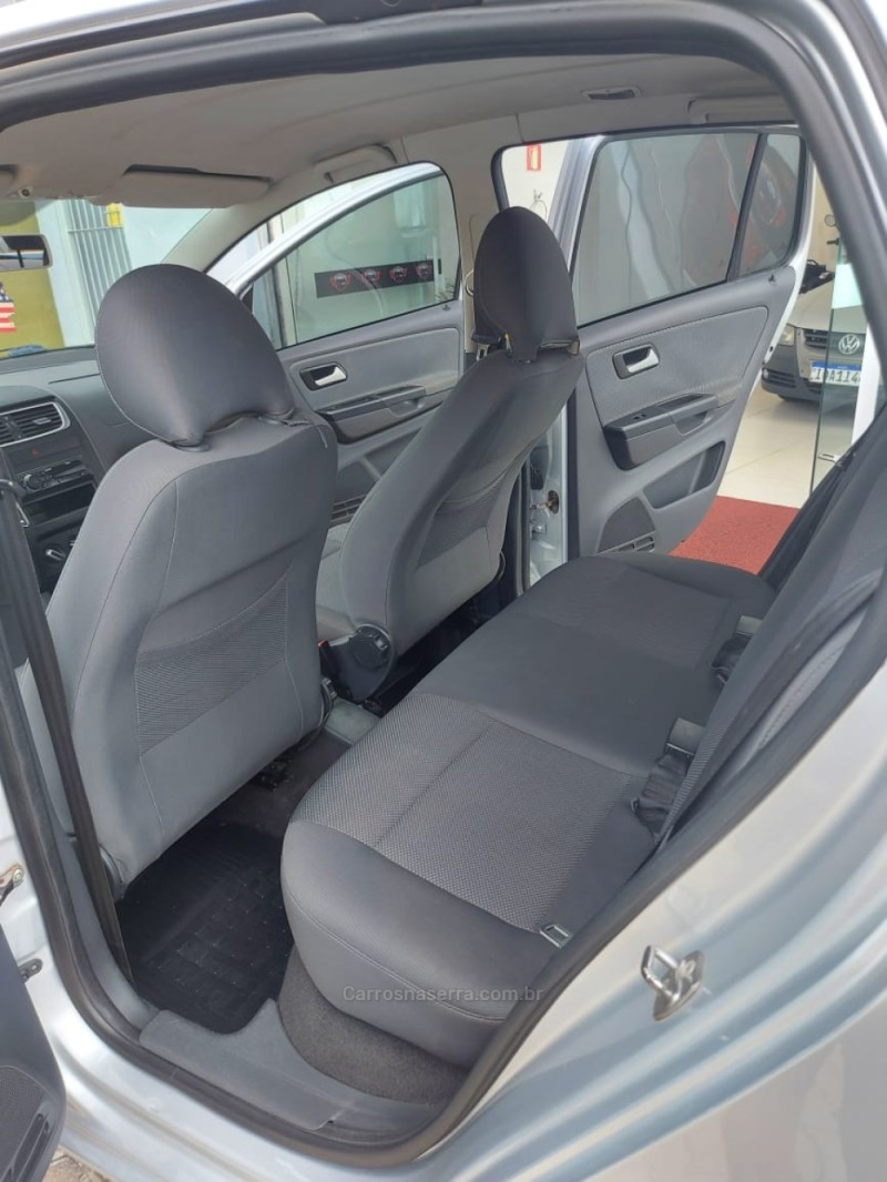 FOX 1.0 MI 8V FLEX 4P MANUAL - 2011 - CAXIAS DO SUL