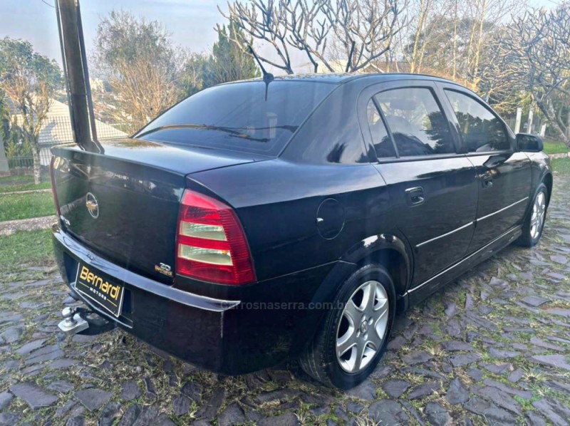 ASTRA 2.0 MPFI ELEGANCE SEDAN 8V FLEX 4P MANUAL - 2009 - NOVO HAMBURGO