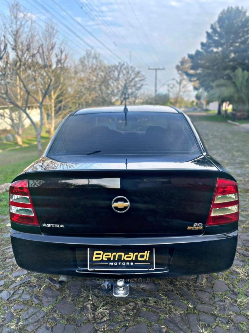 ASTRA 2.0 MPFI ELEGANCE SEDAN 8V FLEX 4P MANUAL - 2009 - NOVO HAMBURGO